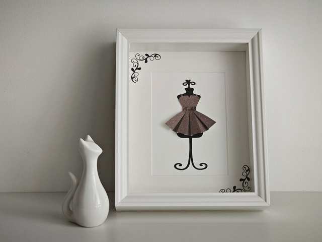 Cadre origami "Petite robe"