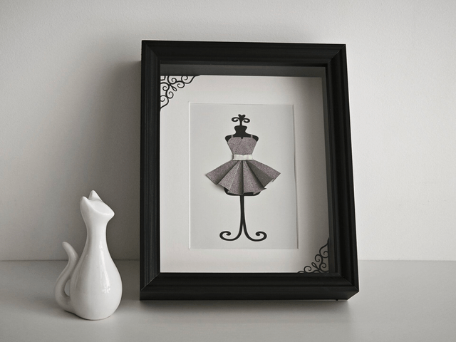 Cadre origami "Petite Robe"