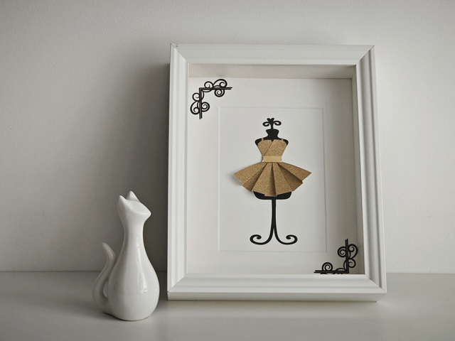 Cadre origami "Petite robe"